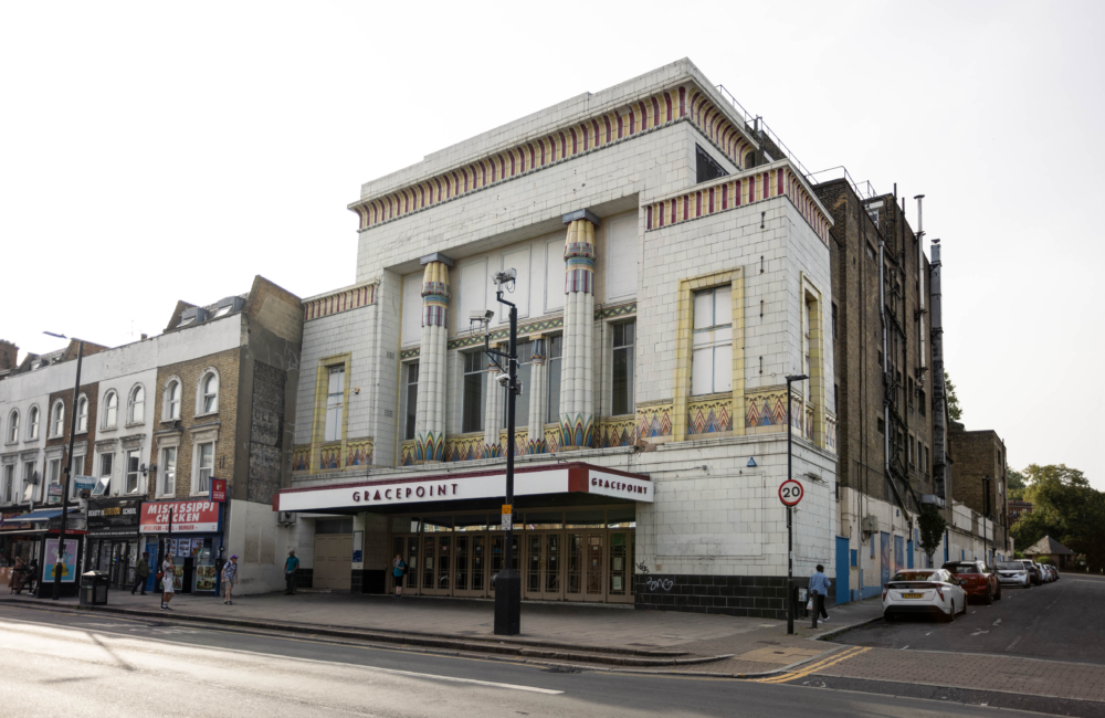 Carlton, Essex Road 5