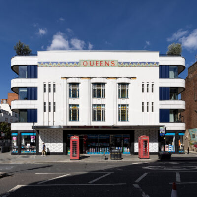 Queens, Bayswater 1
